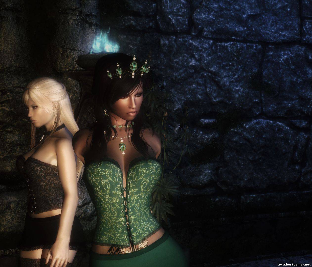 TES V: Skyrim-Ashara Dimonized Dress and jewelry - UNP - male